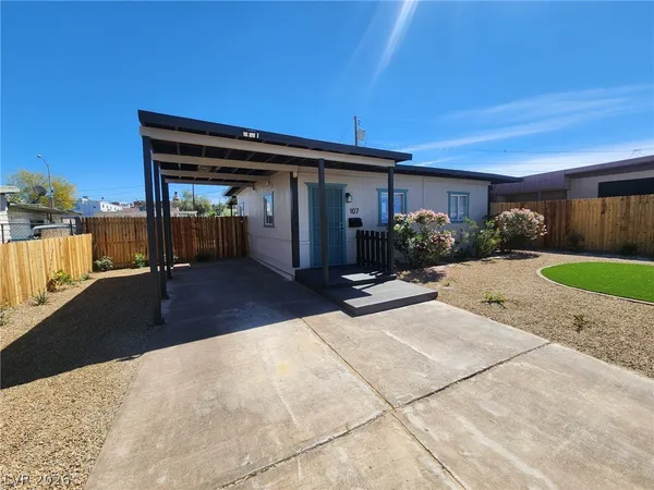 $1,700 | 107 Manganese Street, Henderson, NV 89015