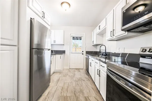 $1,700 | 107 Manganese Street, Henderson, NV 89015
