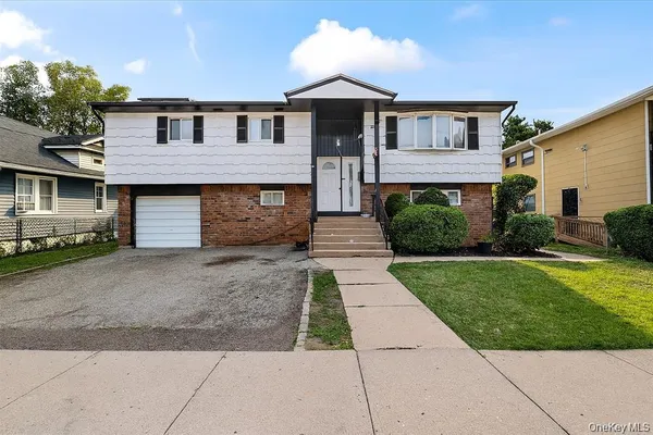 $6,300 | 22 Hudson Place, Hempstead, NY 11550