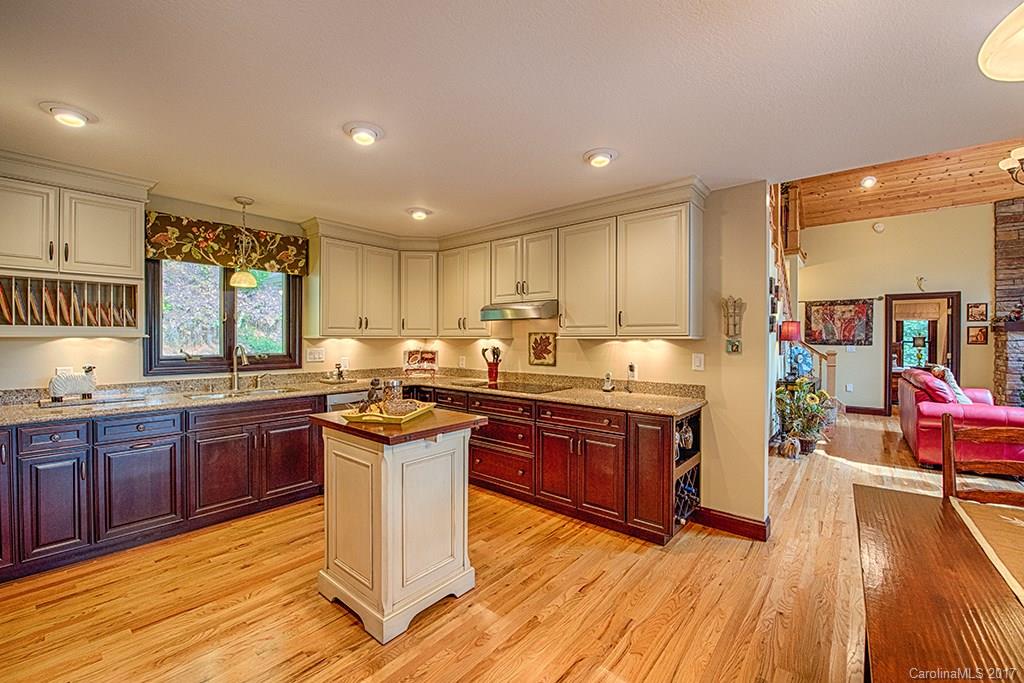 182 Falcon Ridge Drive Waynesville, NC 28786 - Photo 7 of 24