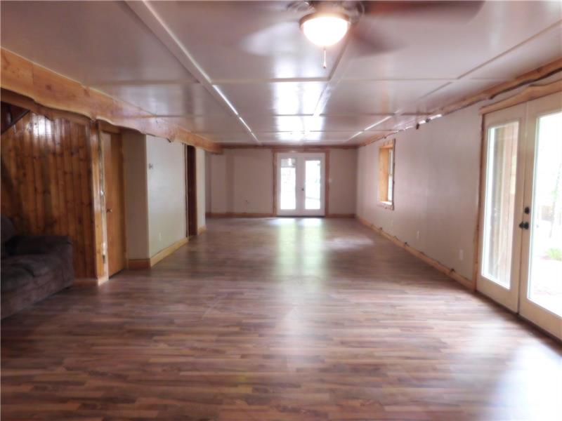 122 Porter Road Harrisville, PA 16038 - Photo 5 of 20 Living room/dining room