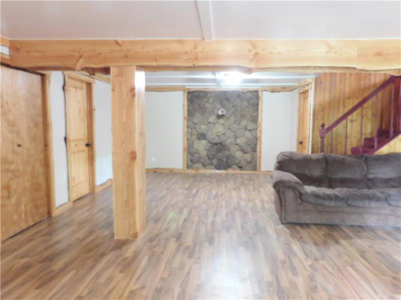 122 Porter Road Harrisville, PA 16038 - Photo 6 of 20 den or office space