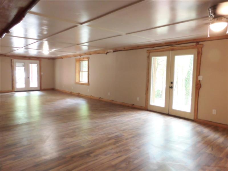 122 Porter Road Harrisville, PA 16038 - Photo 7 of 20 living room/dining room