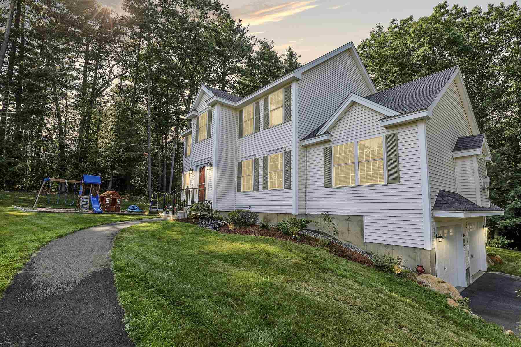 192 Litchfield Road Londonderry, NH 03053 - Photo 2 of 38