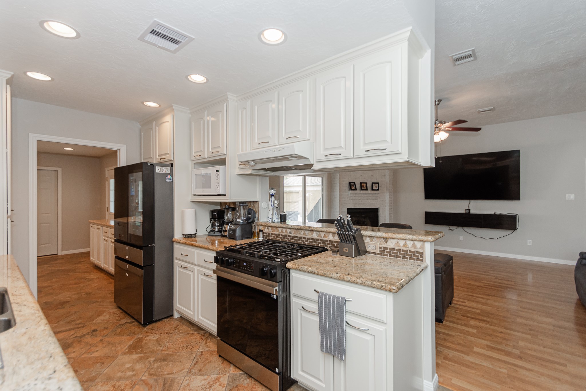 2905 Hamm Road Pearland, TX 77581 - Photo 3 of 17