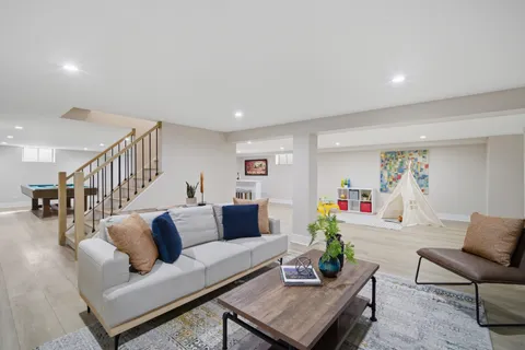 $750,000 | 3 West Berkshire Lane, Mount Prospect, IL 60056