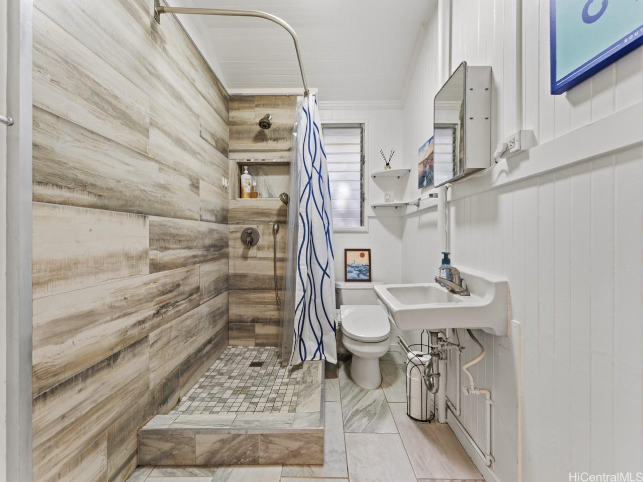 3470 Kalua Road Honolulu, HI 96816 - Photo 8 of 25 Gallery Image 8