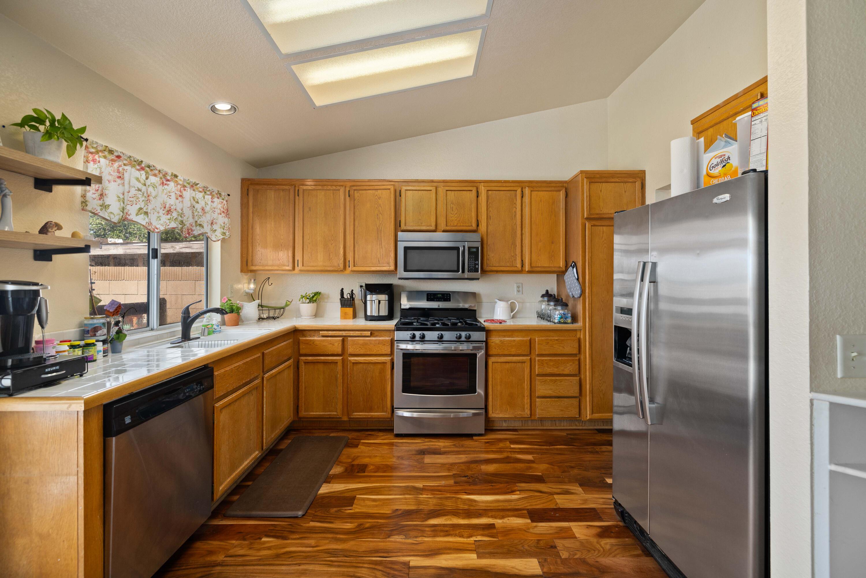 3243 Quarry Road Palmdale, CA 93550 - Photo 11 of 30 QuarryKitchen