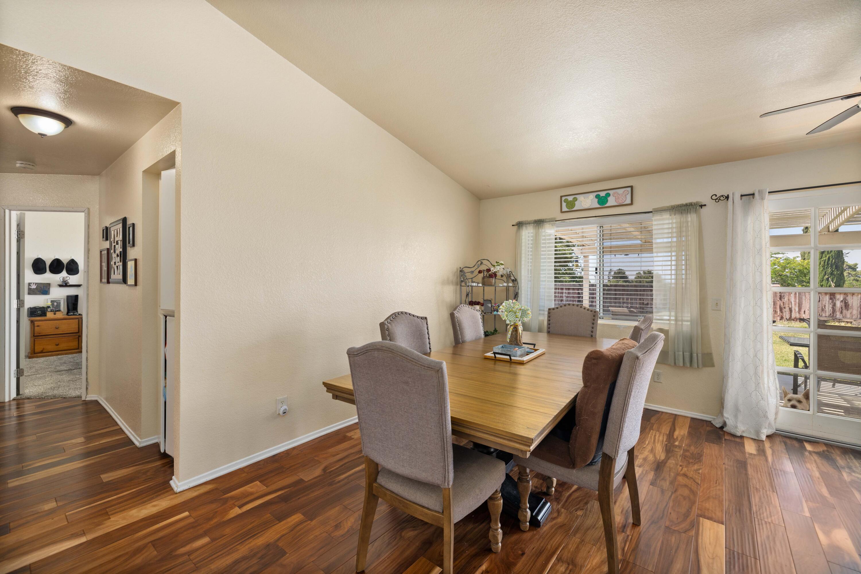 3243 Quarry Road Palmdale, CA 93550 - Photo 6 of 30 QuarryDining2