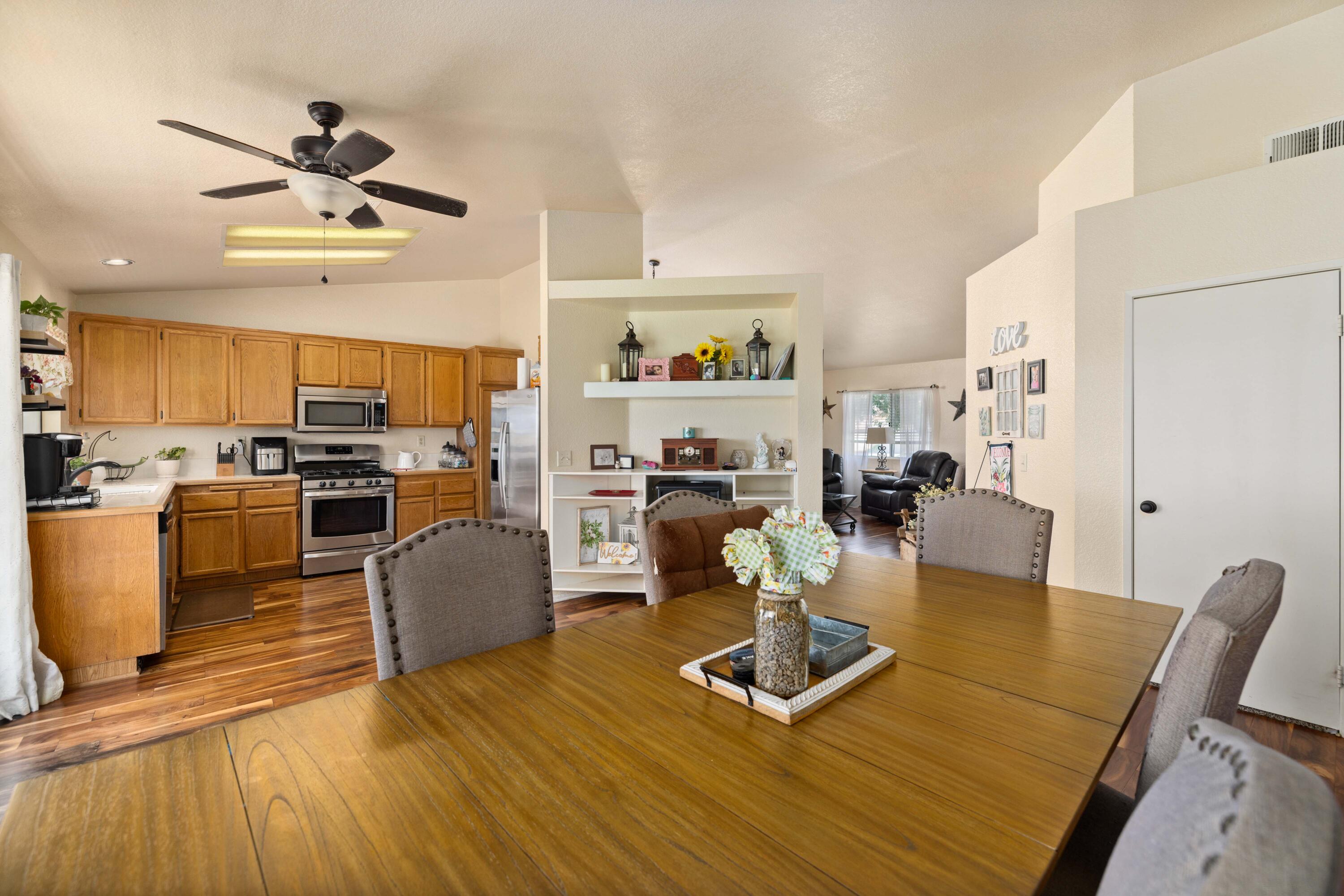 3243 Quarry Road Palmdale, CA 93550 - Photo 8 of 30 QuarryDiningView