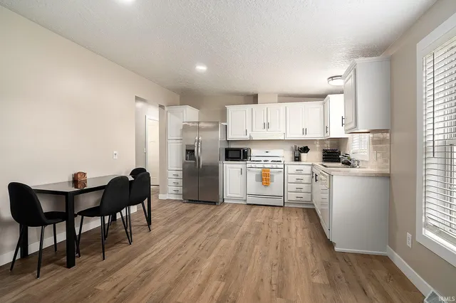 $234,900 | 15341 William Paul Drive, Bristol, IN 46507