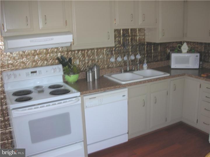 3312 Stoudts Ferry Bridge Road Reading, PA 19605 - Photo 9 of 16 Kitchen