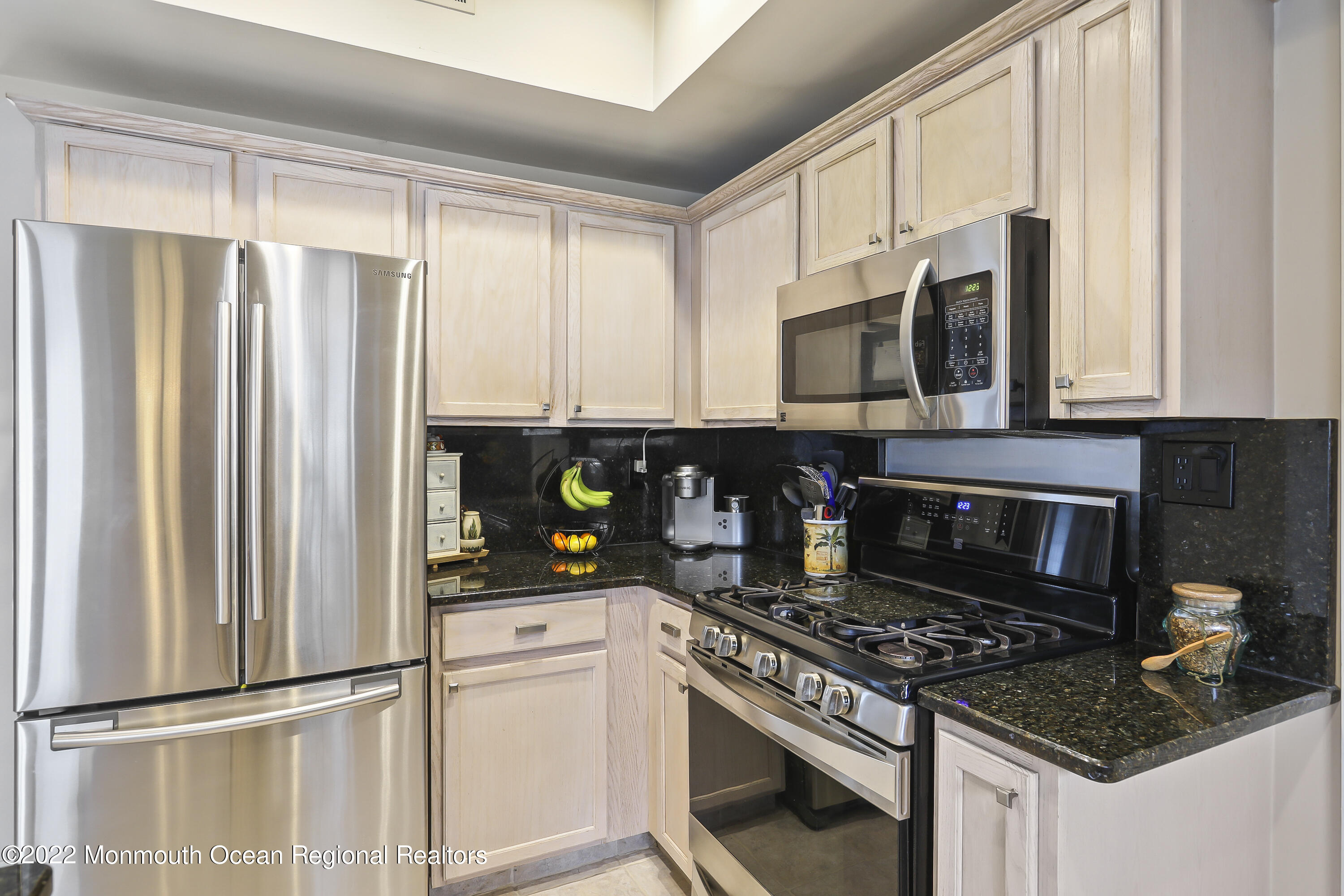 2 Nutmeg Road Aberdeen, NJ 07747 - Photo 9 of 34 5W5A6865