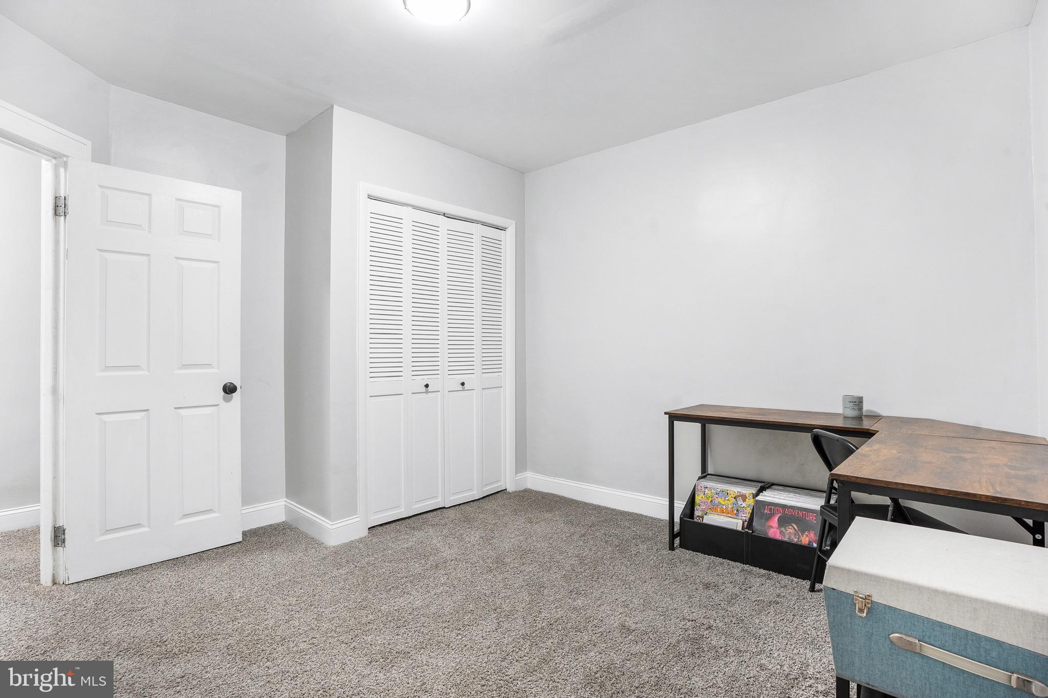 2750 Pelham Avenue Baltimore, MD 21213 - Photo 21 of 33 Upper Level Pass-through Room