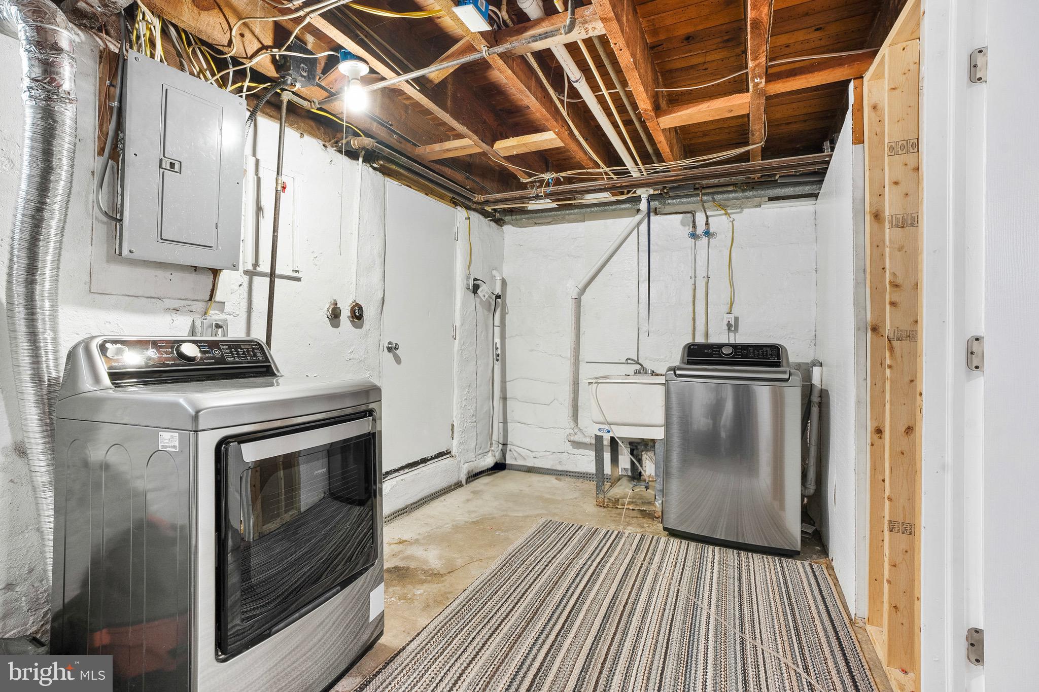 2750 Pelham Avenue Baltimore, MD 21213 - Photo 29 of 33 Laundry