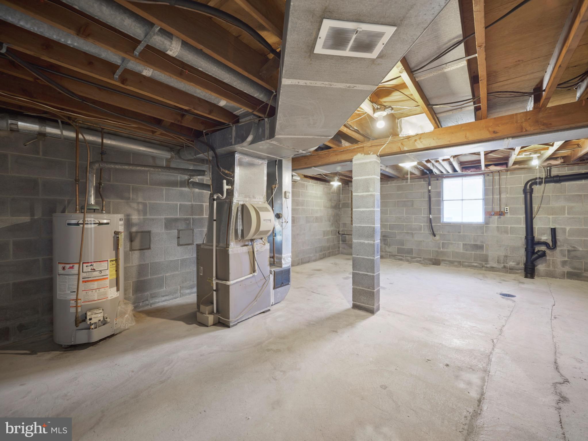 17724 Timberlane Hagerstown, MD 21740 - Photo 27 of 32 Spacious basement ready for your vision.