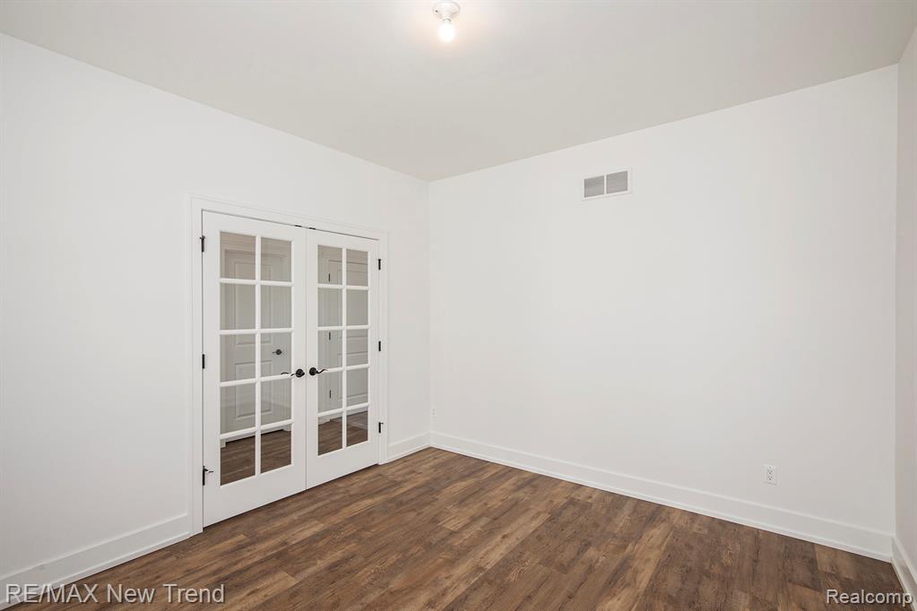 2511 Massoit Road Royal Oak, MI 48073 - Photo 18 of 39