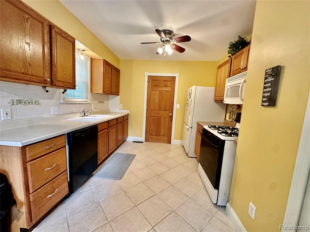 3404 Rockhaven Avenue Rochester Hills, MI 48309 - Photo 6 of 19