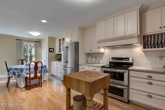 $725,000 | 212 Woodland Trace Drive, Knoxville, TN 37934