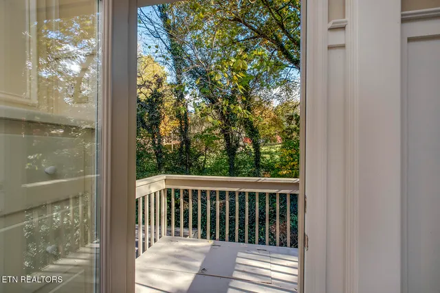 $725,000 | 212 Woodland Trace Drive, Knoxville, TN 37934