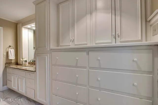 $725,000 | 212 Woodland Trace Drive, Knoxville, TN 37934