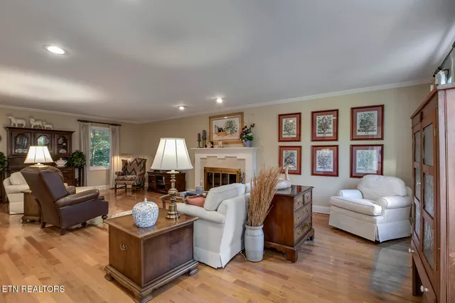 $725,000 | 212 Woodland Trace Drive, Knoxville, TN 37934