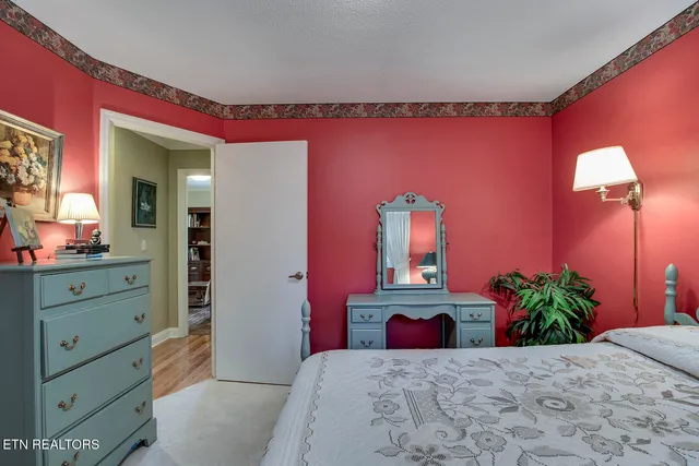 $725,000 | 212 Woodland Trace Drive, Knoxville, TN 37934