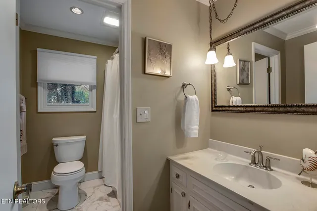 $725,000 | 212 Woodland Trace Drive, Knoxville, TN 37934