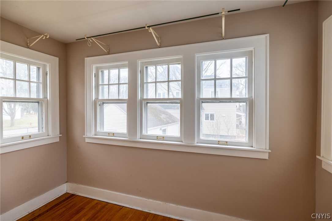 320 Salt Springs Road Syracuse, NY 13224 - Photo 23 of 37