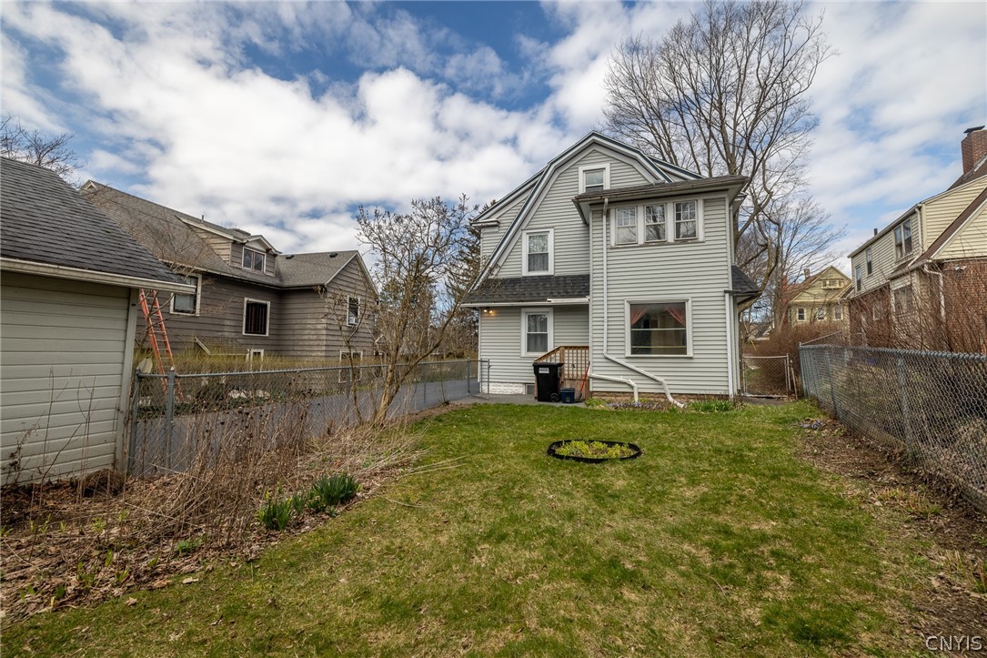 320 Salt Springs Road Syracuse, NY 13224 - Photo 5 of 37