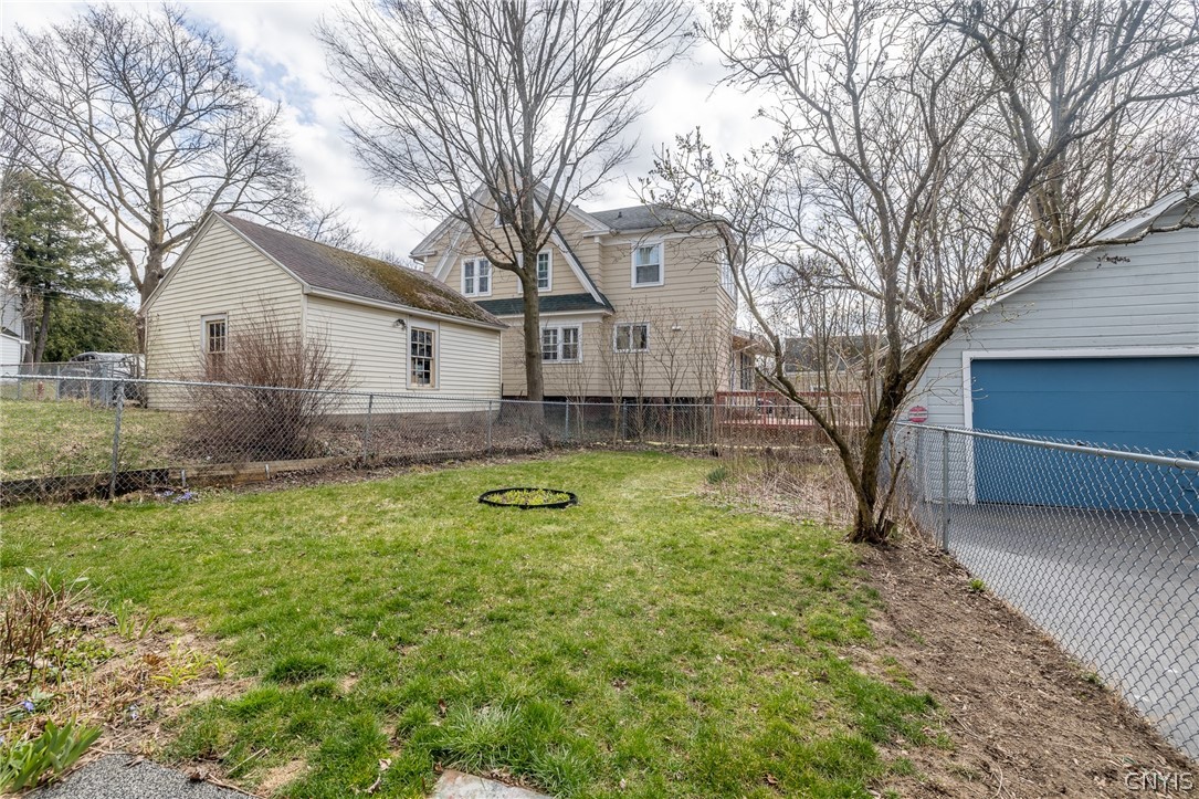 320 Salt Springs Road Syracuse, NY 13224 - Photo 7 of 37