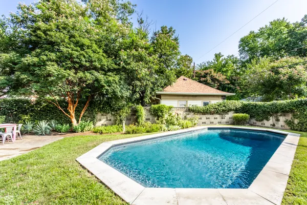 $350,000 | 914 South Center Street, Terre Haute, IN 47807