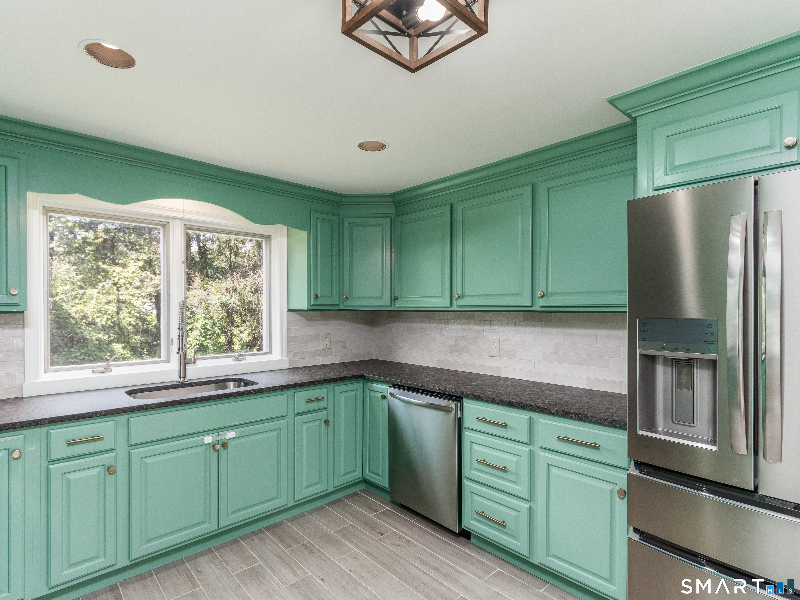 1690 Ridge Road North Haven, CT 06473 - Photo 14 of 40 Gallery Image 14