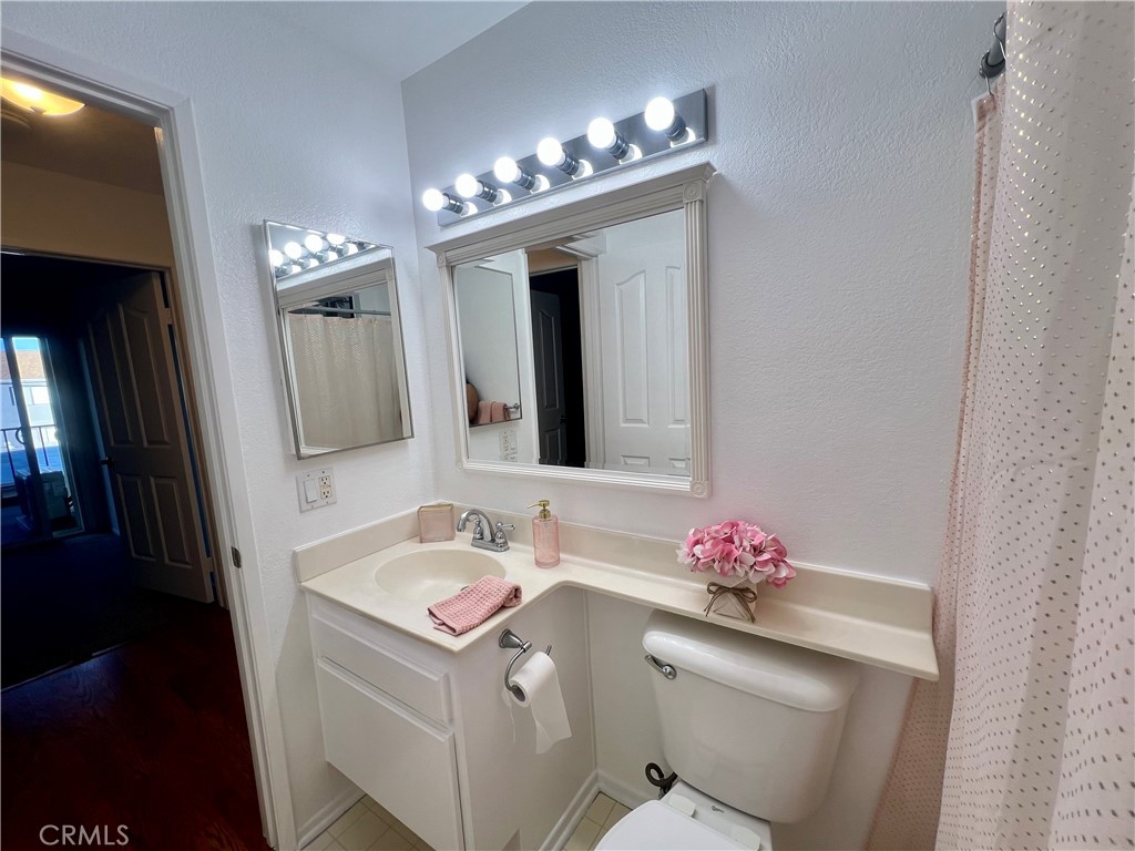 3516 East Ransom Street, Unit 204 Long Beach, CA 90804 - Photo 23 of 38 Primary Bathroom