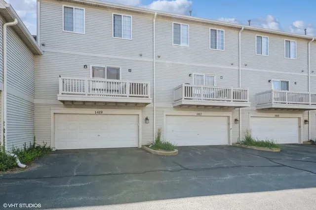 $2,700 | 1419 New Haven Drive, Cary, IL 60013