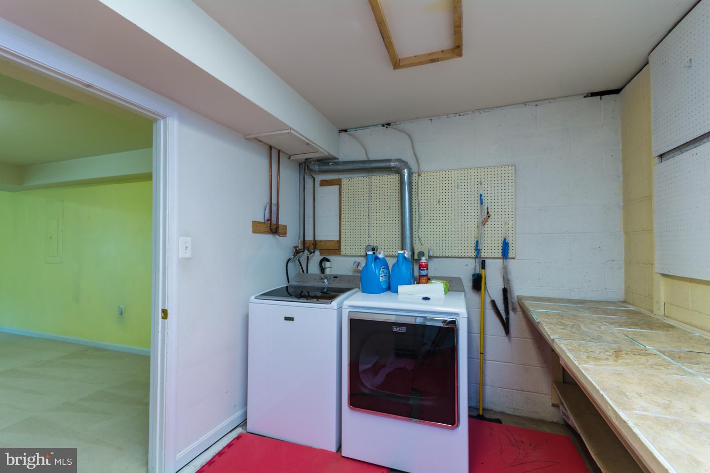 1508 Stuart Road Herndon, VA 20170 - Photo 22 of 29 Washer/dryer + utility room