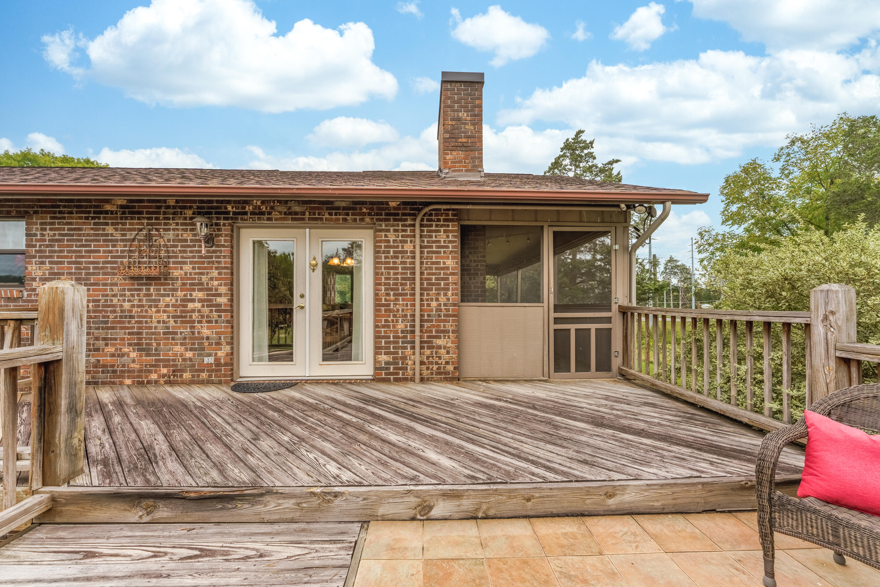 8824 East Emory Road Corryton, TN 37721 - Photo 23 of 28 back deck 5