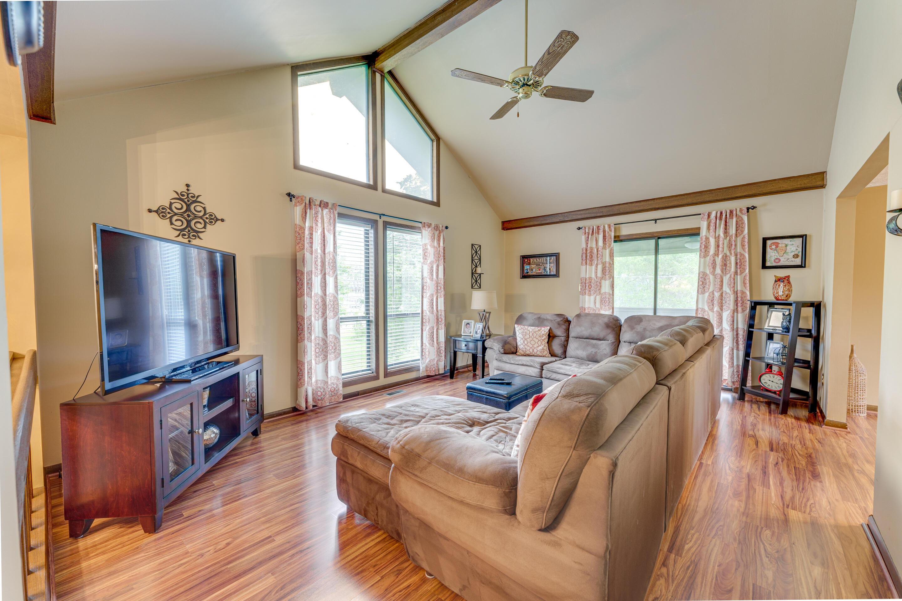 8824 East Emory Road Corryton, TN 37721 - Photo 4 of 28 living room 3