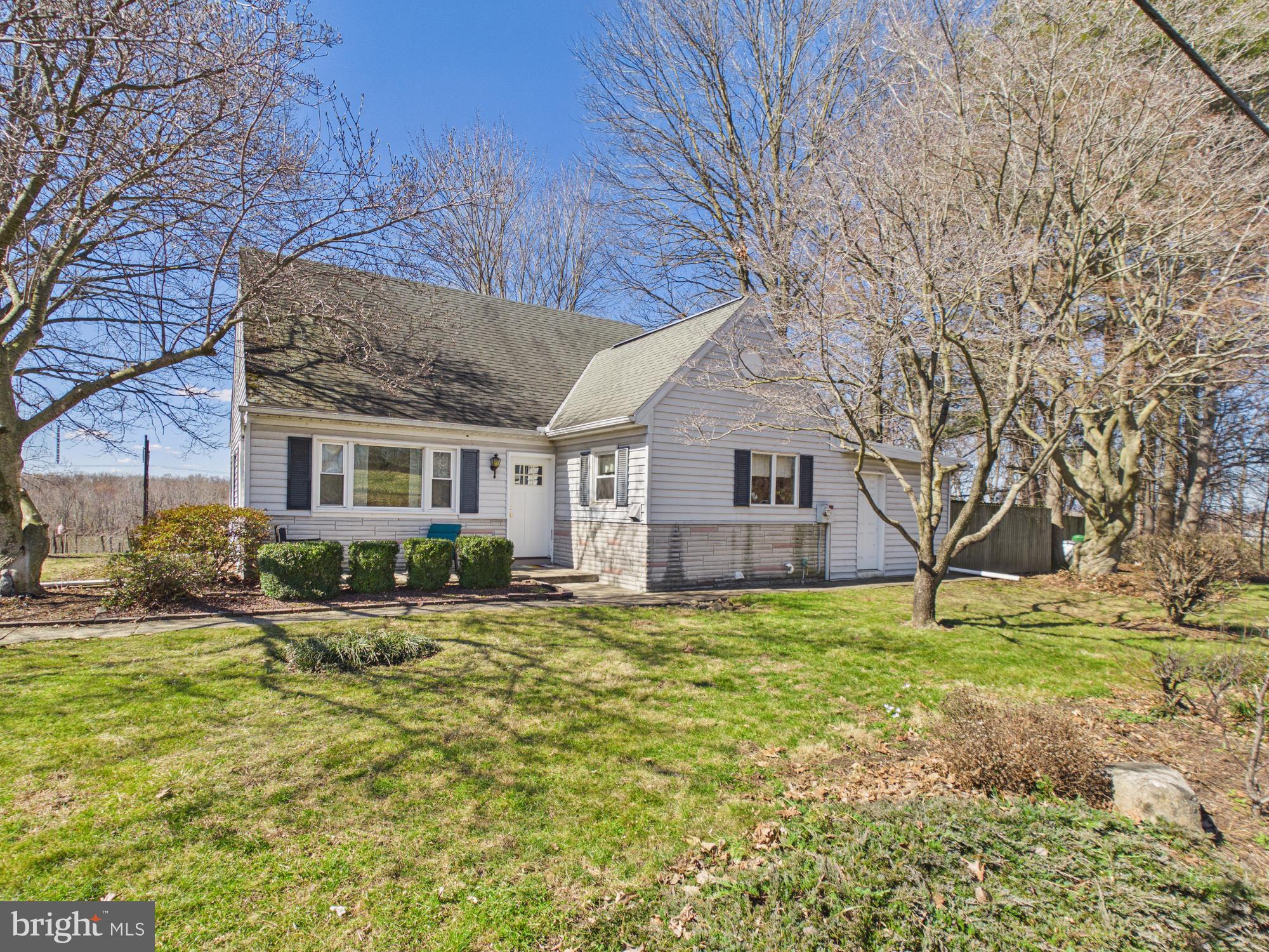 2175 River Road Washington Boro, PA 17582 - Photo 2 of 25 a front view of a house with a yard