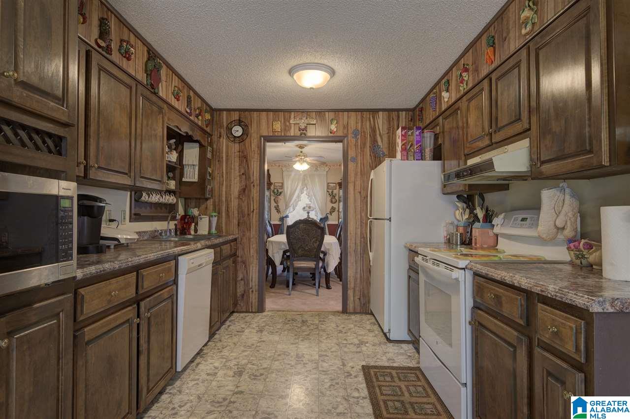 5256 Shady Crest Road Adamsville, AL 35005 - Photo 8 of 32