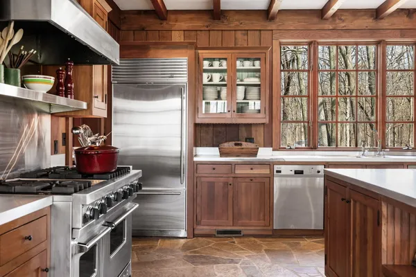 $4,895,000 | 6852 West East Road, Lakeside, MI 49128