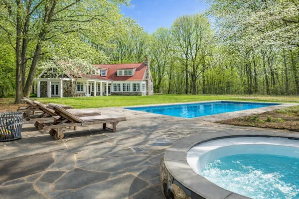 $4,895,000 | 6852 West East Road, Lakeside, MI 49128