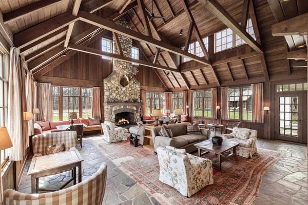 $4,895,000 | 6852 West East Road, Lakeside, MI 49128