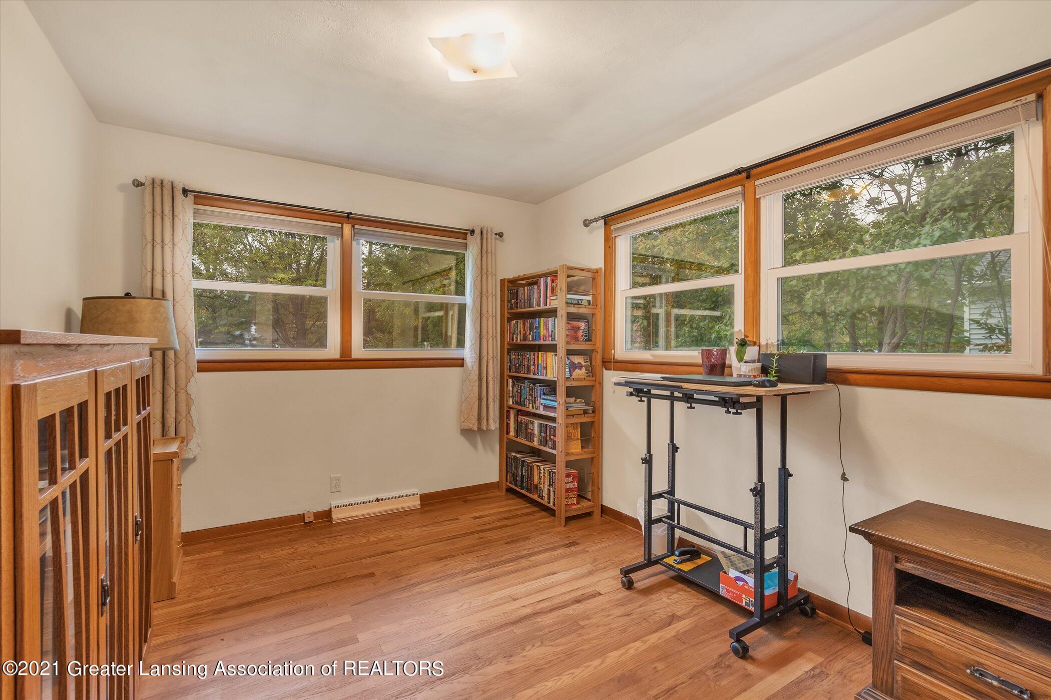 2204 Raby Road East Lansing, MI 48823 - Photo 21 of 37 21-2204 Raby Rd-Windowstill Real Estate