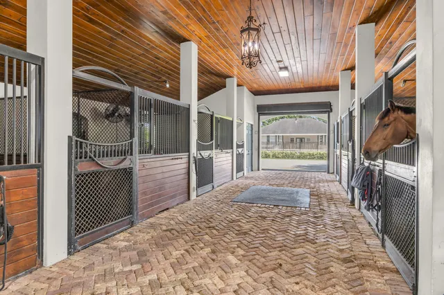 a view of entryway door of the house