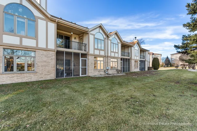 $259,900 | 6540 Pine Trail Lane, Unit 2, Tinley Park, IL 60477