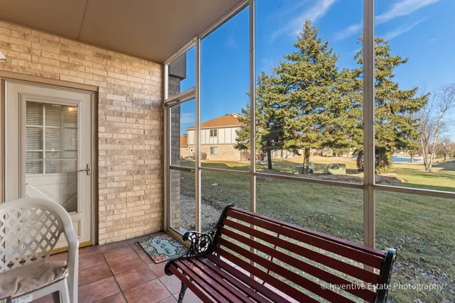 $259,900 | 6540 Pine Trail Lane, Unit 2, Tinley Park, IL 60477