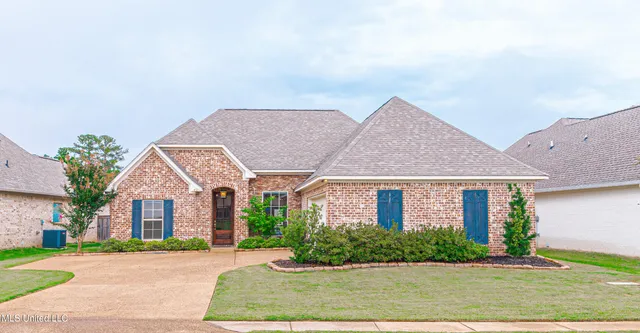 $319,900 | 430 Emerald Trail, Brandon, MS 39047
