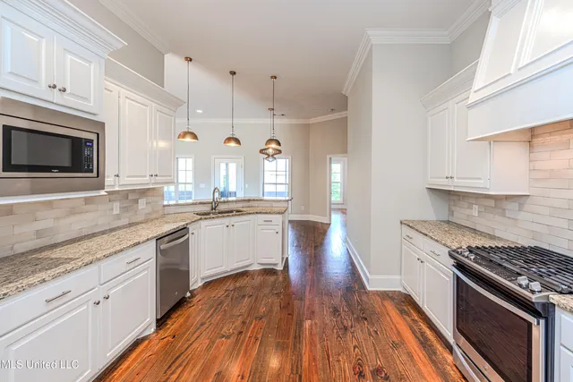 $319,900 | 430 Emerald Trail, Brandon, MS 39047