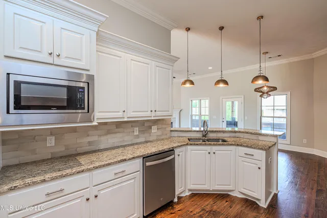 $319,900 | 430 Emerald Trail, Brandon, MS 39047